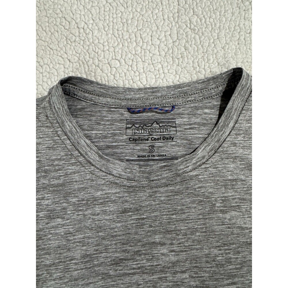 Patagonia Men's Capilene Cool Daily Shirt in Feather Grey, Size S - Picture 3 of 3